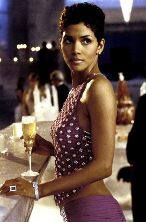 halle berry 007